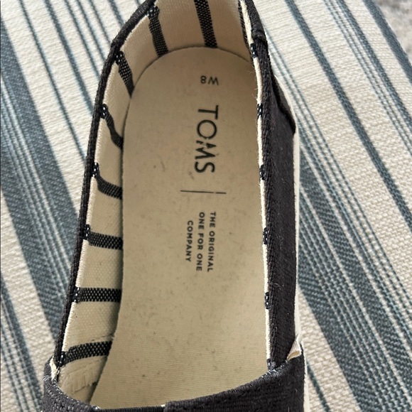 TOMS Women's Black Canvas Loafers. Size 8W. New no tags. - Picture 2 of 6